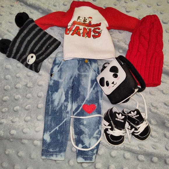 New Paola Reina Doll With 7 Handmade Outfits - Picture 5 of 9